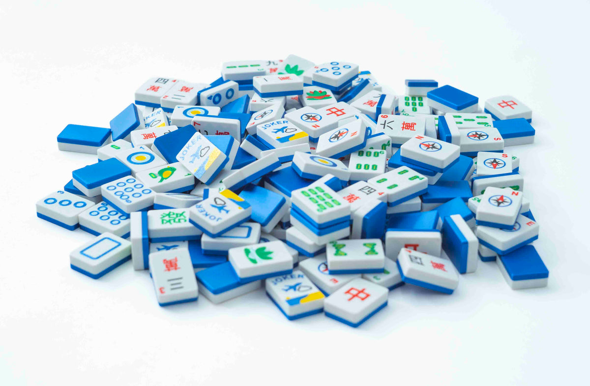 Spools Floating Travel Mahjong Tiles